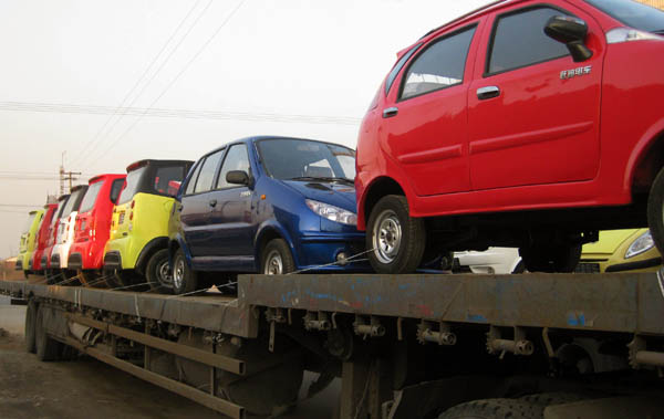 躍迪電動(dòng)汽車發(fā)車現(xiàn)場(chǎng)