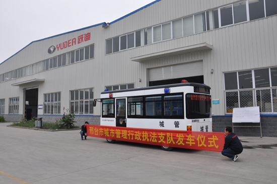 河北邢臺(tái)：移動(dòng)警務(wù)室接車，開啟市容市貌治理