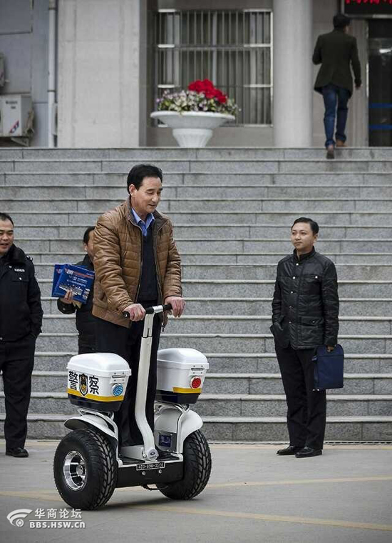 商洛公安獲贈(zèng)的單警雙輪車將投入春節(jié)安保