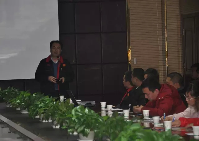 躍迪集團回饋家鄉(xiāng)父老—暨“金”冬臘月招商、訂貨、動銷大會河北站勝利召開