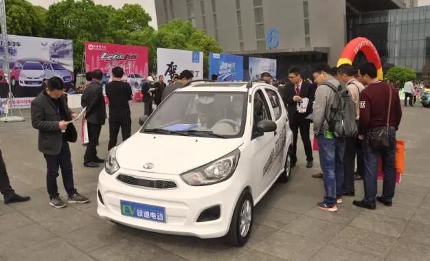 躍迪汽車強(qiáng)勢(shì)登錄南京新能源汽車展，引領(lǐng)行業(yè)發(fā)展新軌道