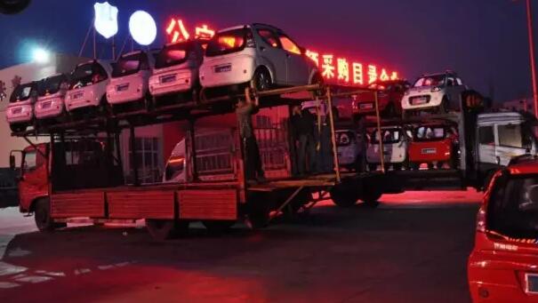 躍迪電動汽車批量發(fā)車四川——安全，節(jié)能，環(huán)保