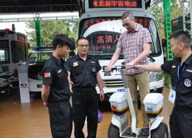 躍迪移動測速卡口、躍迪定制智能人臉識別成為本屆警用裝備博覽會焦點