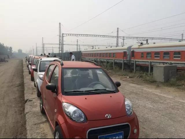 躍迪電動汽車批量發(fā)車貴州貴陽——躍迪發(fā)力鐵路貨物運輸，及時滿足用戶需求