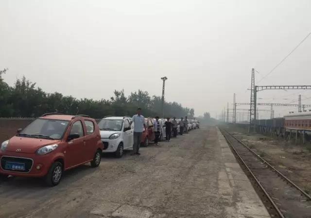 躍迪電動汽車批量發(fā)車貴州貴陽——躍迪發(fā)力鐵路貨物運輸，及時滿足用戶需求