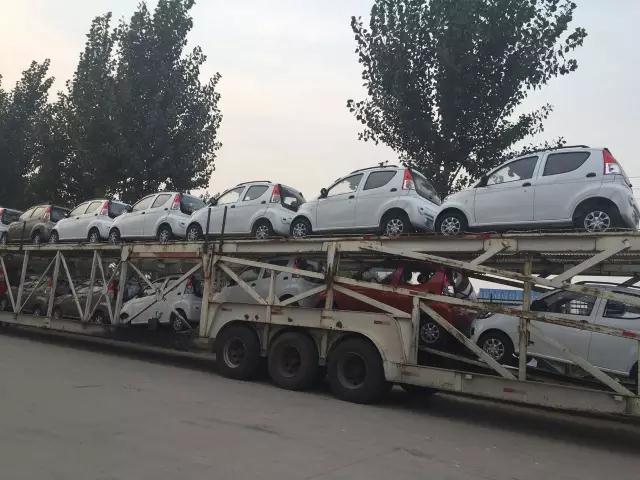 躍迪電動(dòng)汽車(chē)發(fā)車(chē)