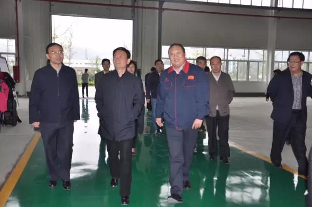 渭南市政協(xié)主席劉新興率領考察團到陜西躍迪公司調(diào)研