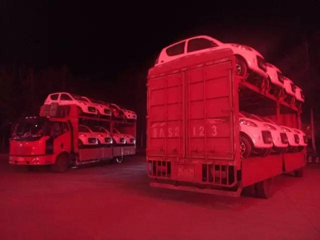 電動汽車出發(fā)了。