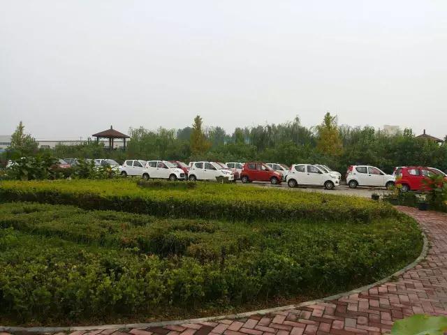 躍迪電動(dòng)汽車(chē)總裝下線(xiàn)