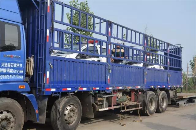 電動(dòng)巡邏車(chē)圖片