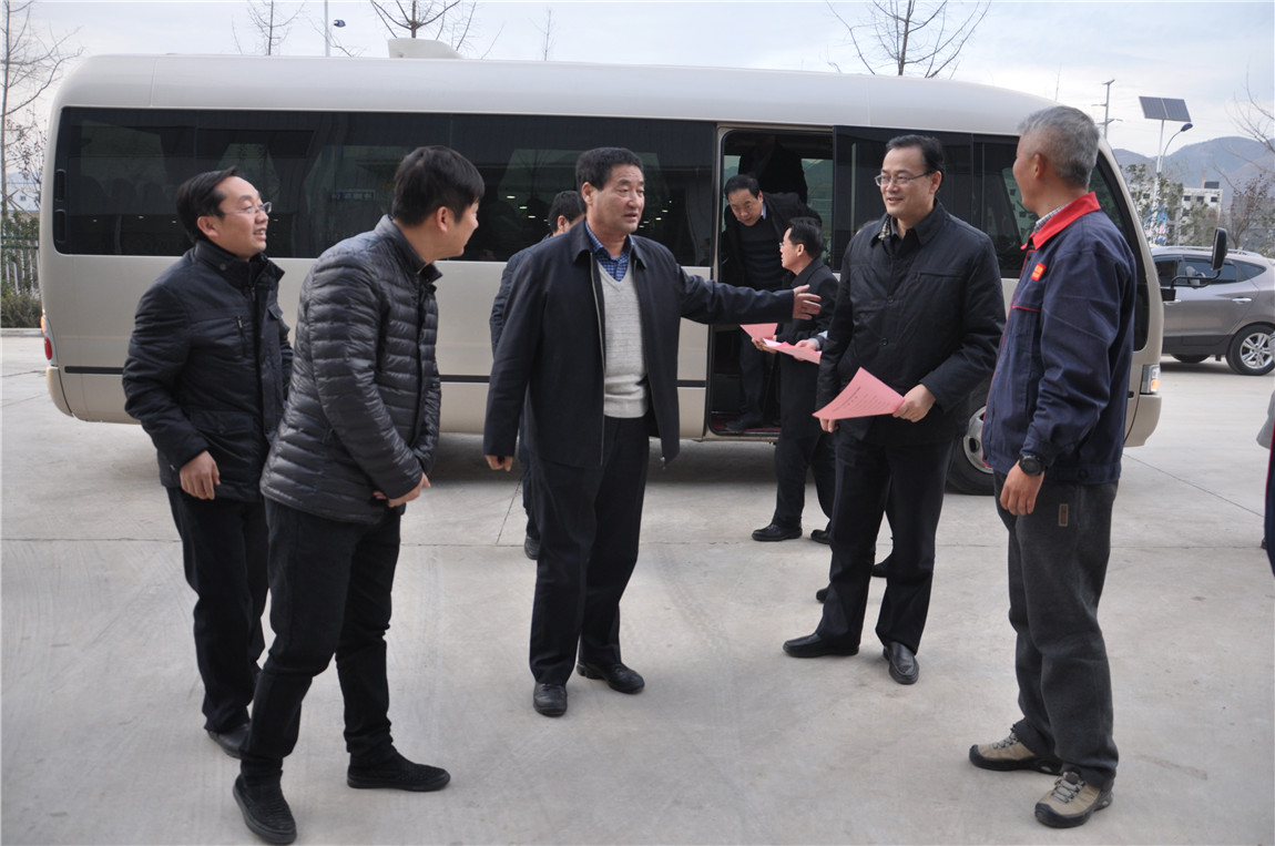 陜西省渭南市人大常委會(huì)黨組書(shū)記、副主任郭勇格