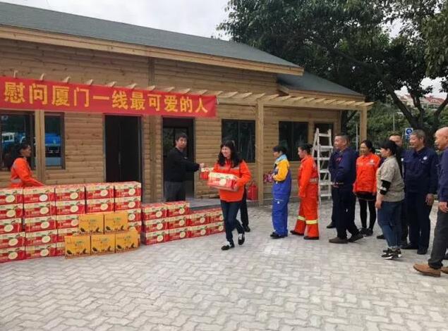 今天，躍迪向平凡而偉大的他們——環(huán)衛(wèi)工人致敬！
