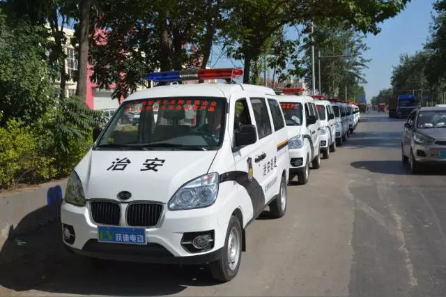 躍迪YD-K14-T80J電動(dòng)巡邏車向高新區(qū)出發(fā)