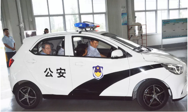河北省政協(xié)副主席盧曉光，河北省委統(tǒng)戰(zhàn)部副部長、省工商聯(lián)黨組書記郭翠朵率調(diào)研組到躍迪集團(tuán)開展重點提案督辦調(diào)研
